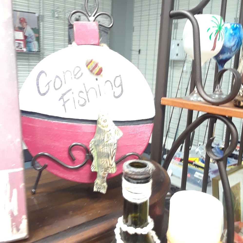 Handmade and painted "Gone fishing" sign